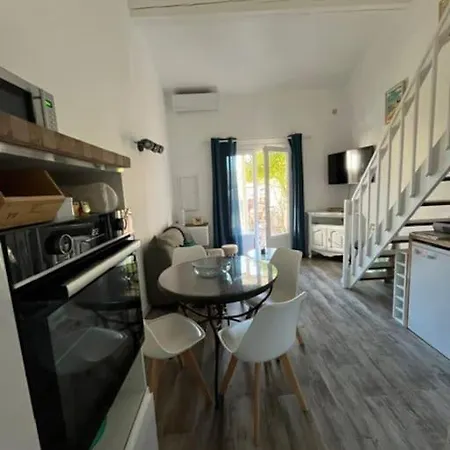 Jolie Maisonnette Renovee Дом отдыха *